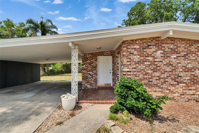 Building Photo - 802 W Russell Dr