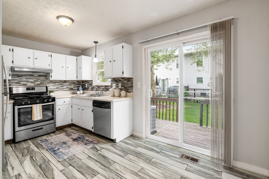 Building Photo - 7897 Kirkby Ct