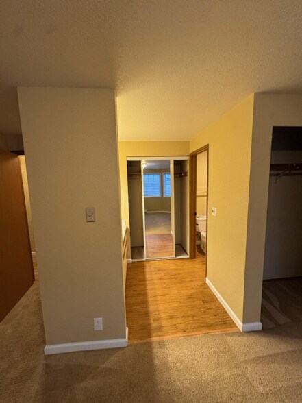 Building Photo - 3210 Morrison Rd W