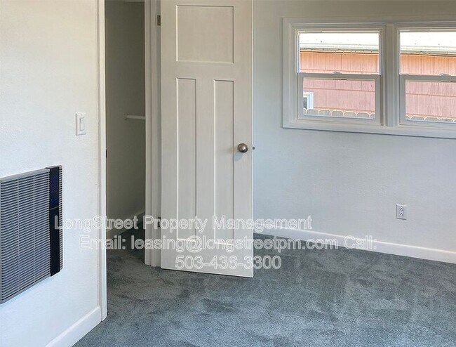 Building Photo - 184 Gwinn St W