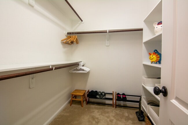 Building Photo - 11 Cheswood Manor Court