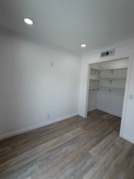 Building Photo - 454 Anna Linda Pl