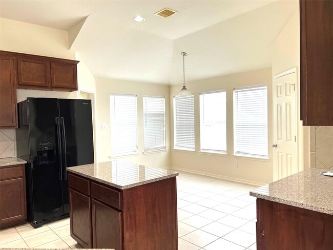 Building Photo - 442 Pinewood Ridge Dr