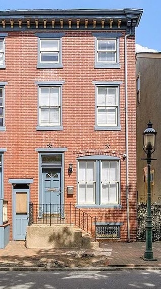 Building Photo - 412 Market St