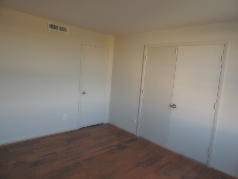 Building Photo - 4600 Duke St