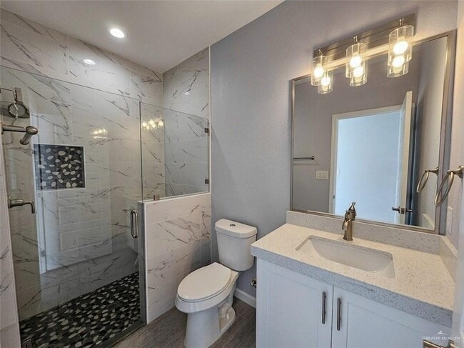 Building Photo - 17 Saketa Ln