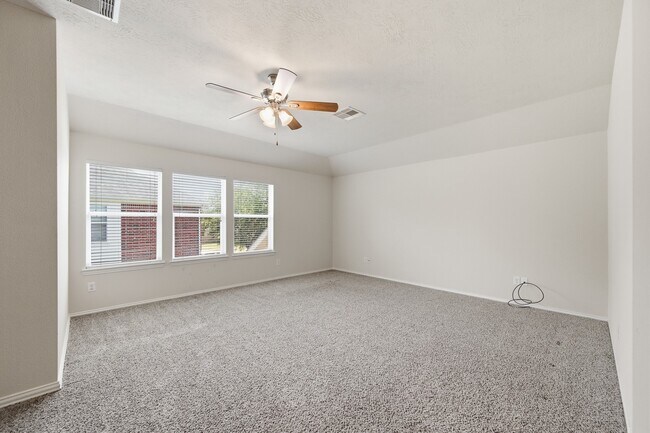 Building Photo - 2117 Rushing Spring Dr