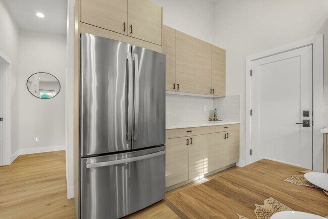 Building Photo - 15206 NE 96th St