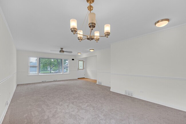 Building Photo - 5018 Dobson St