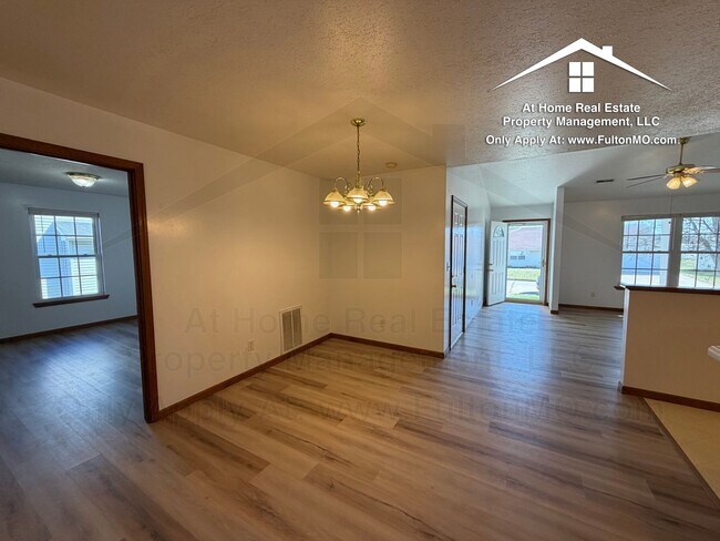 Building Photo - 1117-1119 Ashton Circle East