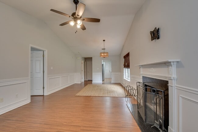 Building Photo - 2019 Hopetown Dr