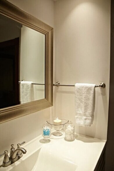 Building Photo - 14 Peverell St