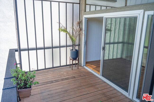 Building Photo - 8895 Appian Way