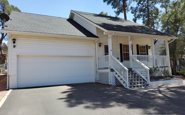 Building Photo - 107 W Sherwood Dr