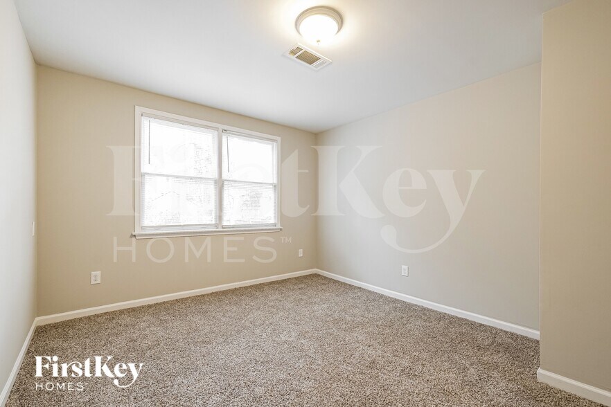 Building Photo - 1749 S Alvarado Terrace SW