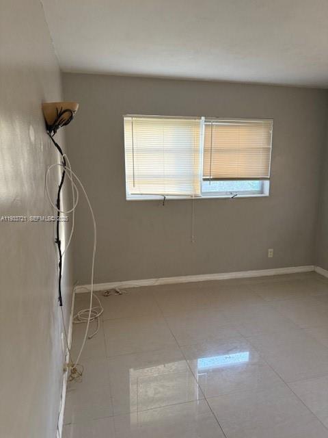 Building Photo - 3924 Hayes St