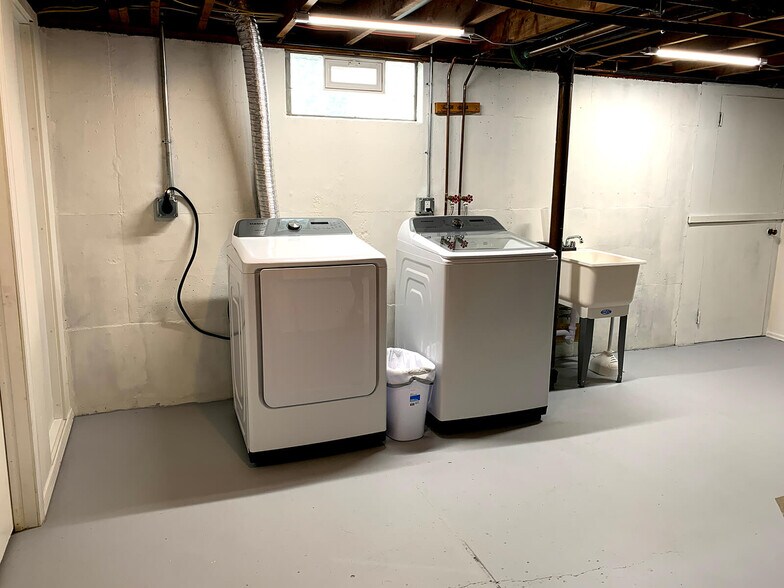 Laundry - 116 N Union Rd