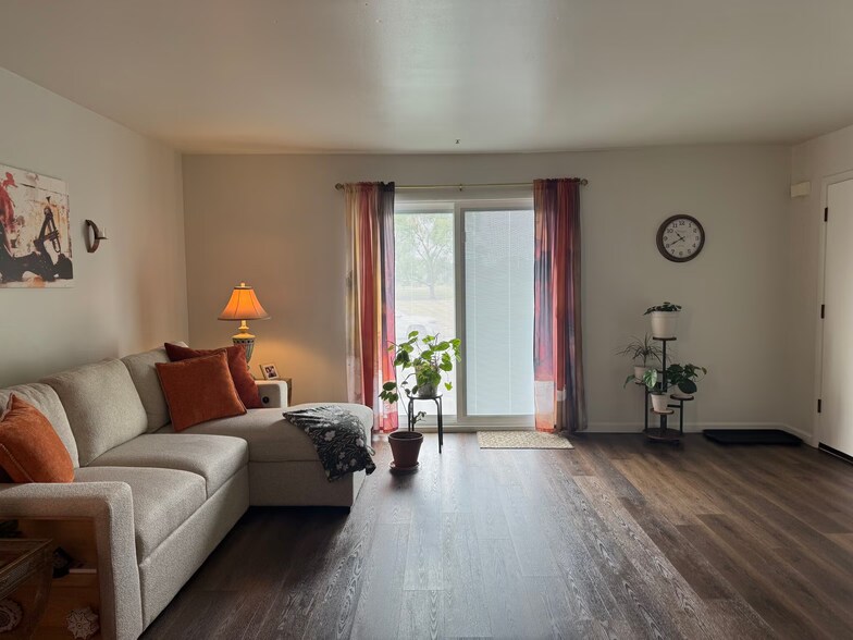 This is an unfurnished apartment - 374 Lynn Dr