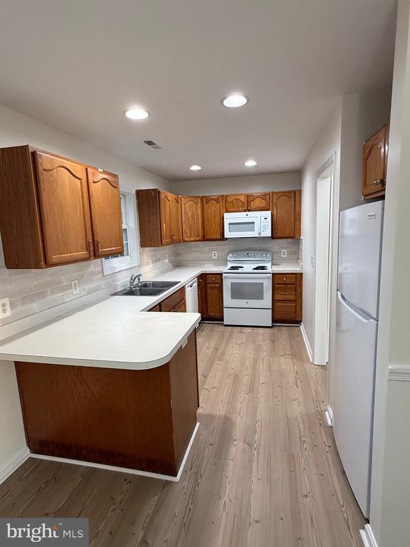 Building Photo - 93 Downey Oak Cir