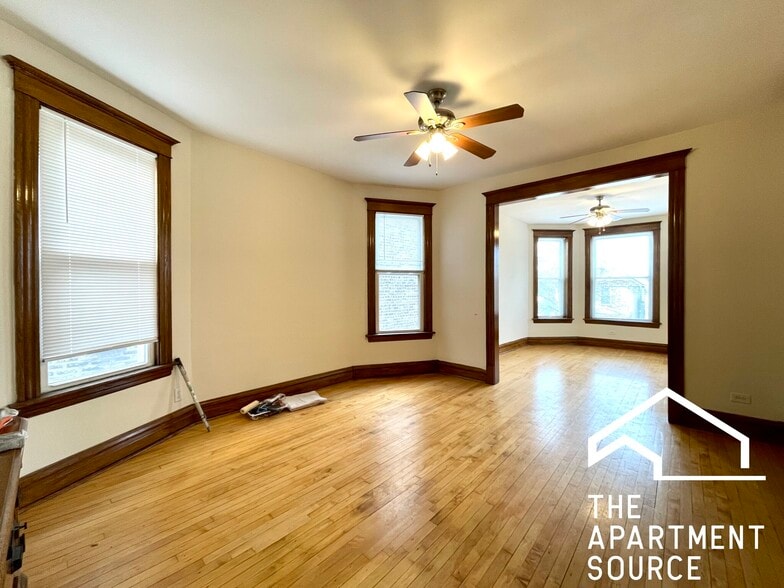 Building Photo - 2535 N Central Park Ave