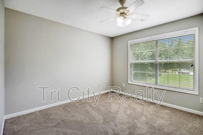 Building Photo - 75 Rock Mill Ct