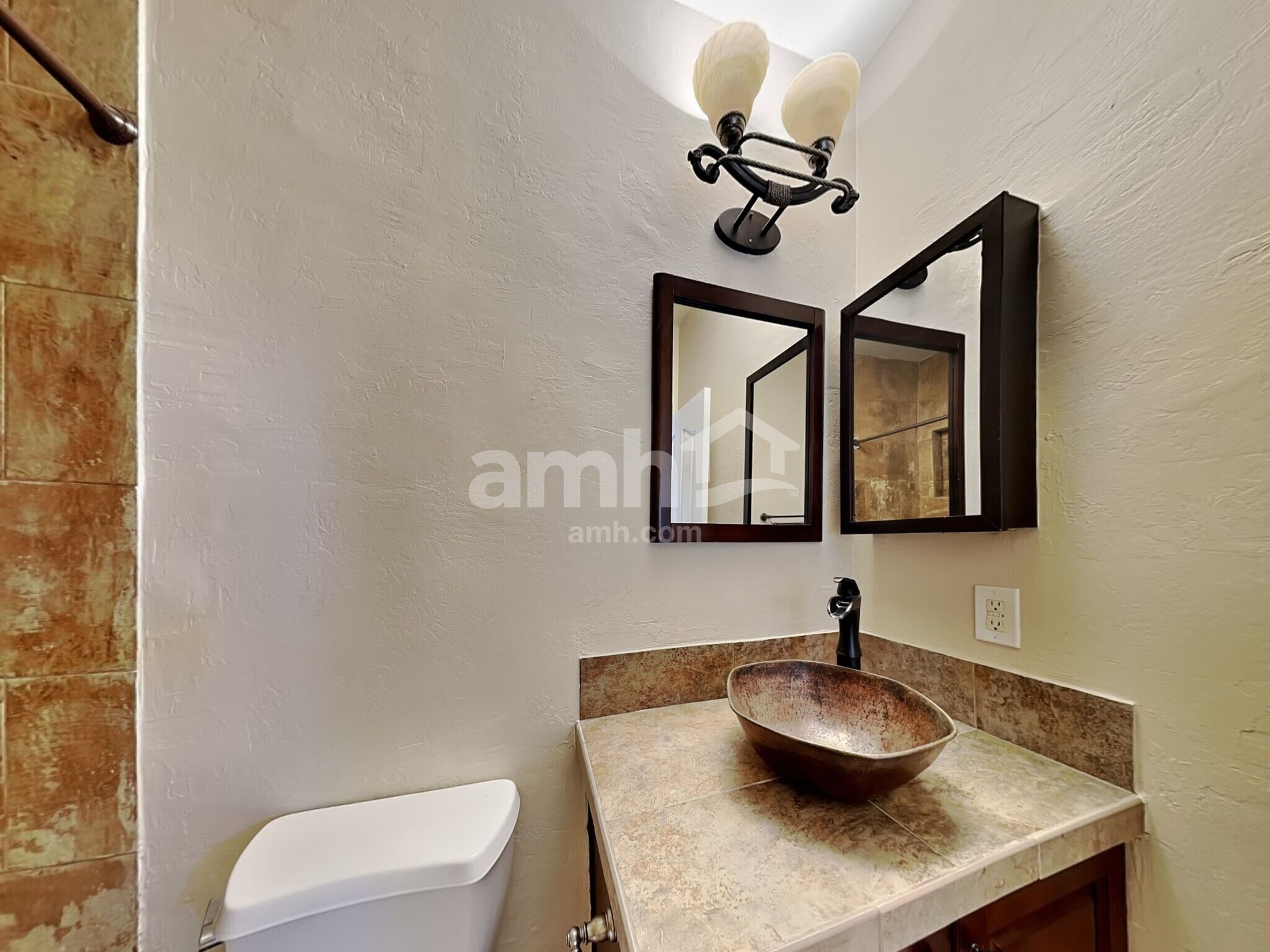 Building Photo - 2422 W Hunter Ct