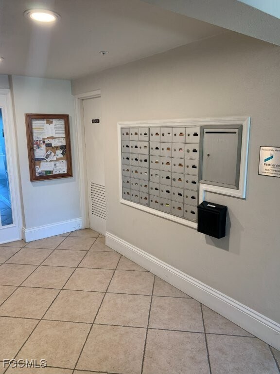 Building Photo - 1925 Clifford St