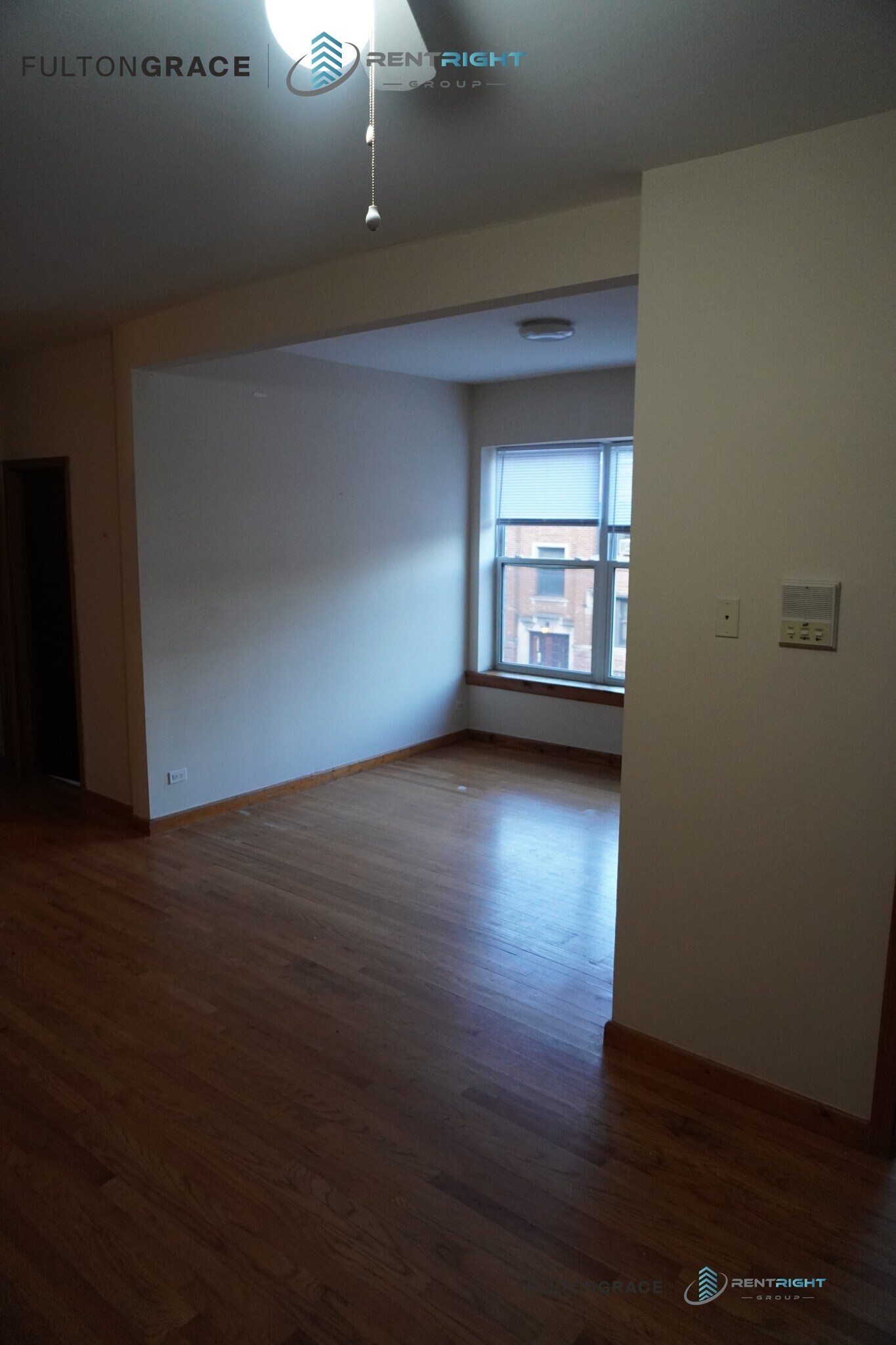 Building Photo - 1259 W Devon Ave