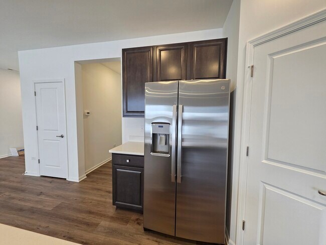 Building Photo - 458 Hathaway Ln