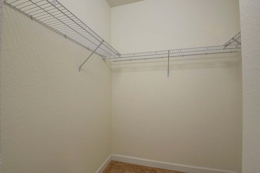 Building Photo - 8834 Willow Cove Ln