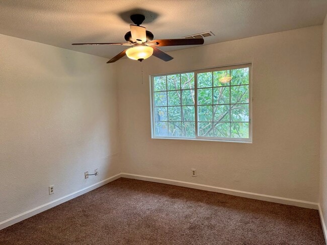 Building Photo - 2025 CA-140