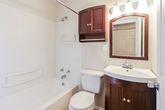 Building Photo - 1886 Florida Dr