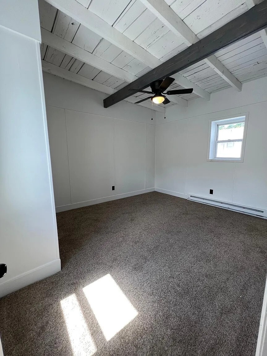 bedroom 1 - 206 S Chestnut St