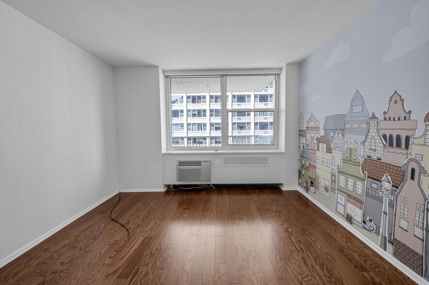 Building Photo - 4250 N Marine Dr