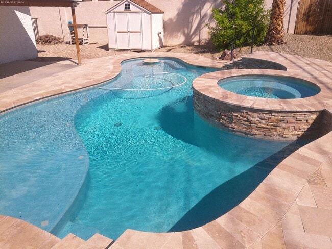 Building Photo - Pool Home 3 bedroom 2 bathroom Long term