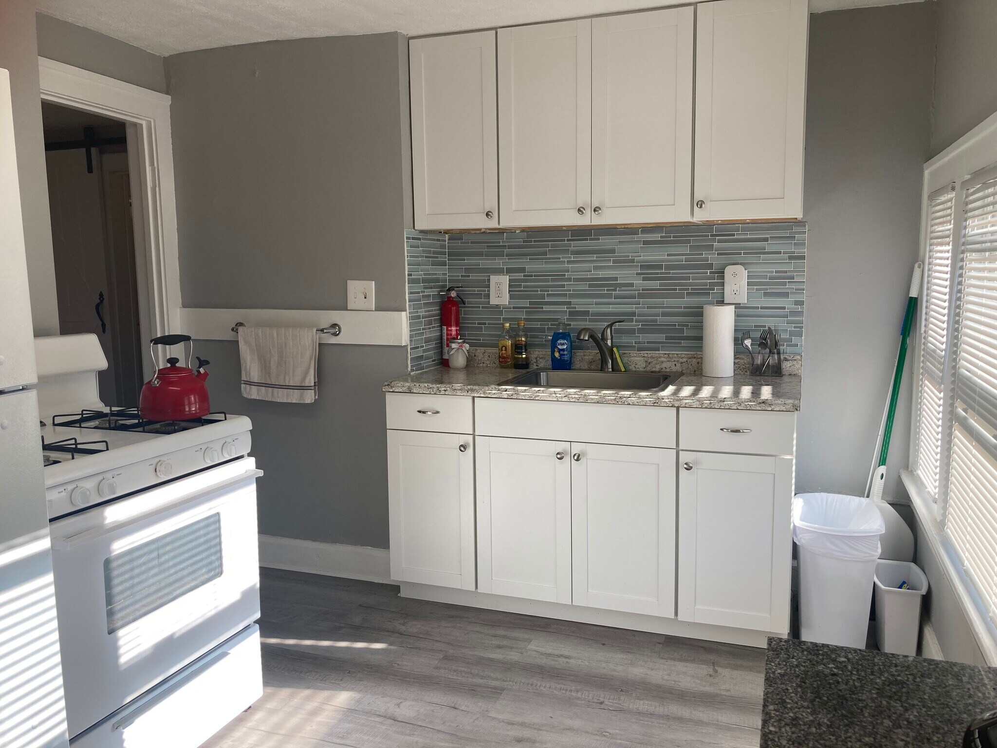 Kitchen - 10147 Baltic Rd