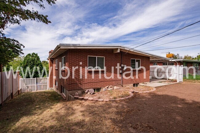 Building Photo - 1785 S 2600 E