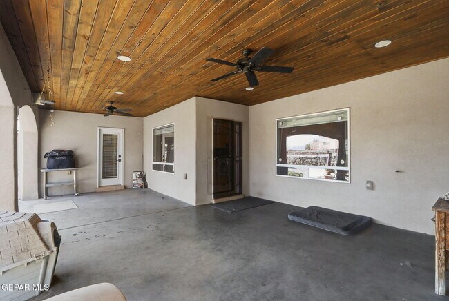 Building Photo - 312 Desert Garden Dr
