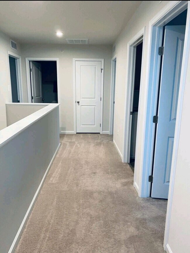 Building Photo - 203 Bowline Dr