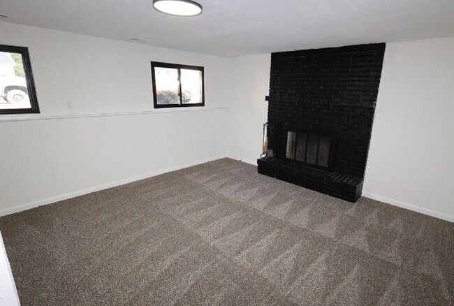 Building Photo - The Hass House | Comfortable South Bend Getaway