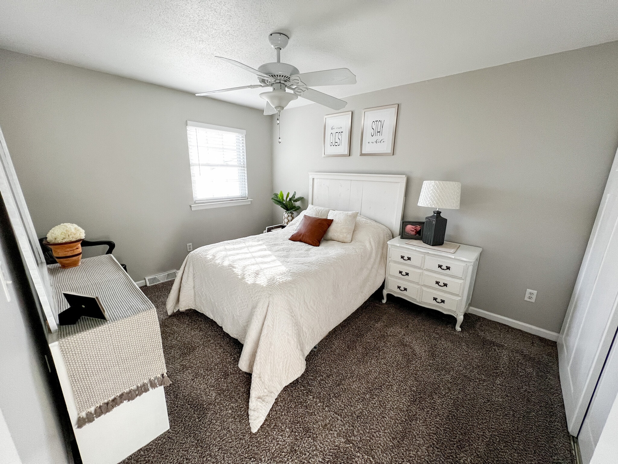 Building Photo - 323 SE Melody Ln