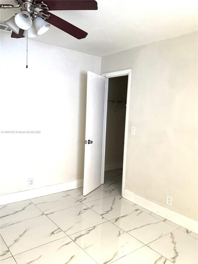 Building Photo - 1945 Pierce St