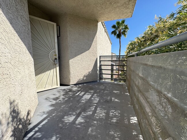 Building Photo - 6250 W Flamingo Rd