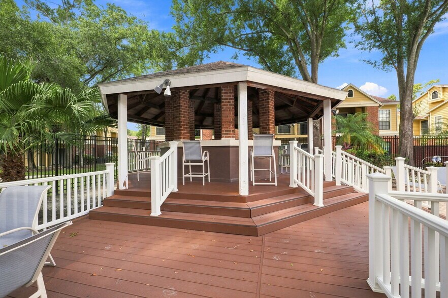 Building Photo - 8630 Mallard Reserve Dr