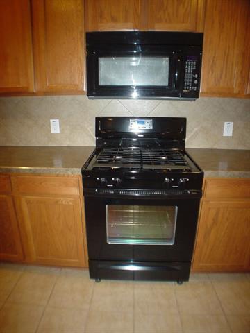 Building Photo - 209 Bird Creek Dr