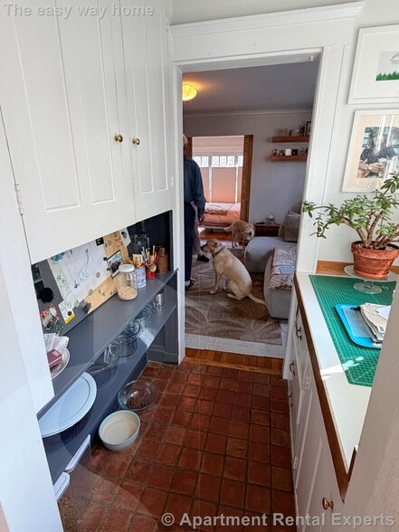 Building Photo - 138 Larch Rd