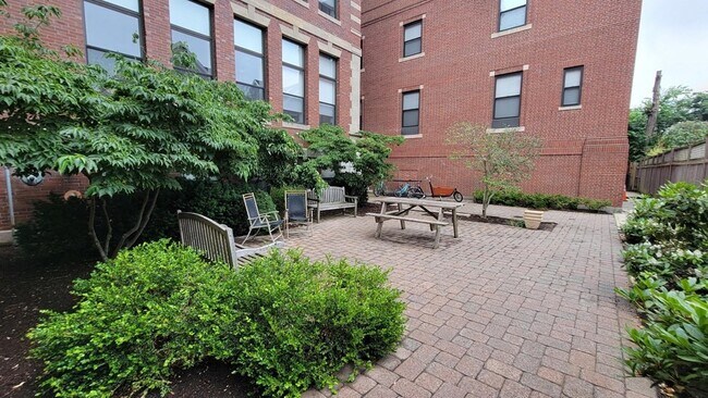 Building Photo - 20 McTernan St