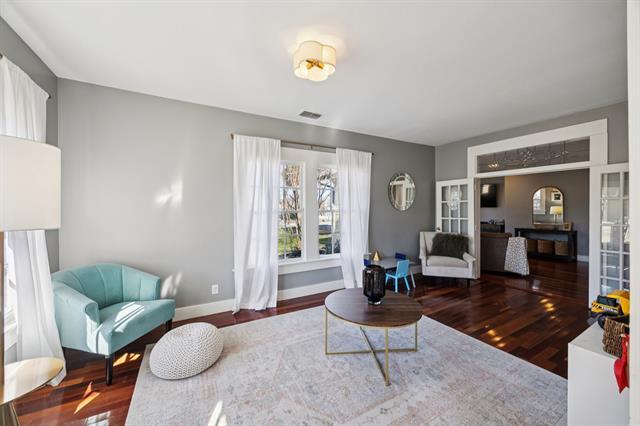 Building Photo - 704 Williams St