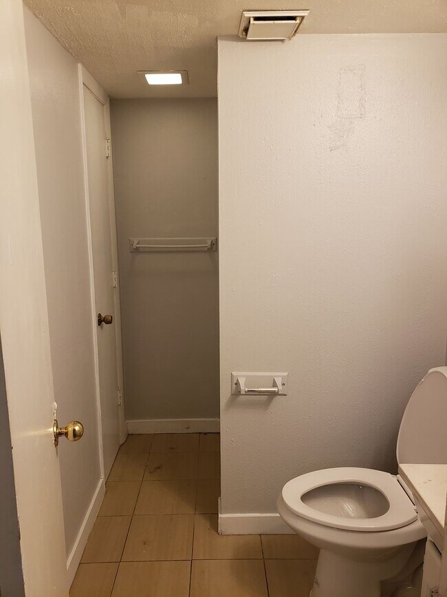 Building Photo - 3753-3763 W 89th Way