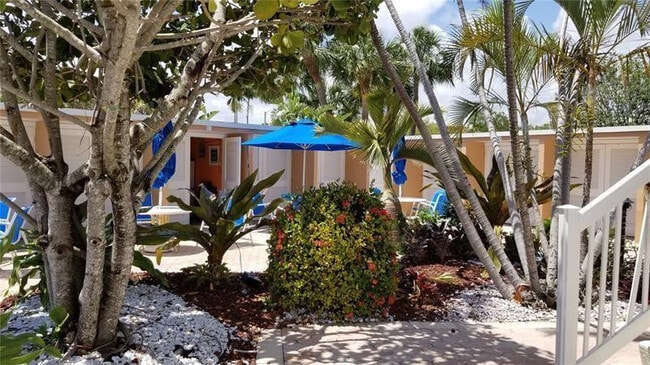 Building Photo - 2191 NE 68th St